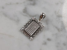 Load image into Gallery viewer, Womens Sterling Silver Initial Letter " O " Pendant 1.0g E4838