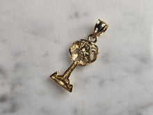 Load image into Gallery viewer, Womens Vintage Estate 14K Yellow Gold Palm Tree Pendant 1.1g E4845