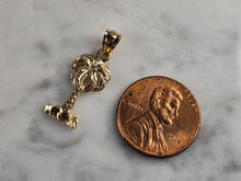 Load image into Gallery viewer, Womens Vintage Estate 14K Yellow Gold Palm Tree Pendant 1.1g E4845