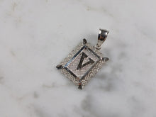 Load image into Gallery viewer, Womens Sterling Silver Initial Letter " V " Pendant 1.0g E4857