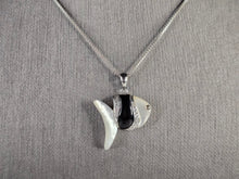 Load image into Gallery viewer, Womens Vintage Estate Sterling Silver Tropical Fish Pendant Necklace 5.6g E4898