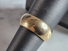 Load image into Gallery viewer, Womens Vintage Estate 14k Yellow Gold Wedding Band Ring 6.0g E4907