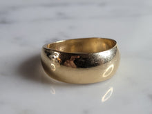 Load image into Gallery viewer, Womens Vintage Estate 14k Yellow Gold Wedding Band Ring 6.0g E4907