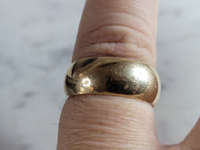 Load image into Gallery viewer, Womens Vintage Estate 14k Yellow Gold Wedding Band Ring 6.0g E4907