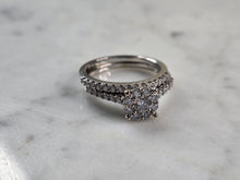 Load image into Gallery viewer, Womens Vintage Estate 10K White Gold Diamond Ring Set 4.6g, E4909