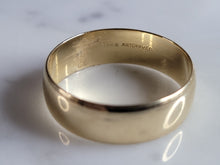 Load image into Gallery viewer, Vintage Estate 14k Yellow Gold Artcarved Wedding Band Ring 3.4g E4916