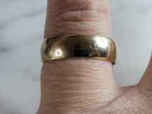 Load image into Gallery viewer, Vintage Estate 14k Yellow Gold Artcarved Wedding Band Ring 3.4g E4916