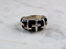 Load image into Gallery viewer, Womens Vintage Estate Sterling Silver Modernist Onyx Cross Ring 5.7g E4971
