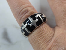 Load image into Gallery viewer, Womens Vintage Estate Sterling Silver Modernist Onyx Cross Ring 5.7g E4971