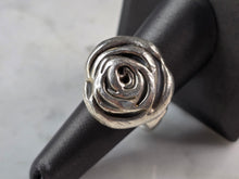 Load image into Gallery viewer, Womens Vintage Estate Sterling Silver Rose Flower Ring 8.3g E4986