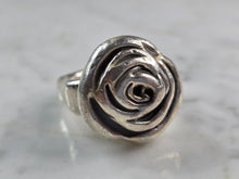 Load image into Gallery viewer, Womens Vintage Estate Sterling Silver Rose Flower Ring 8.3g E4986
