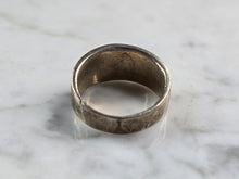 Load image into Gallery viewer, Womens Vintage Estate Sterling Silver Celtic Eternity Knot Ring 5.7g E4989