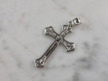 Load image into Gallery viewer, Womens Sterling Silver Religious Cross Pendant Necklace 3.7g E4996
