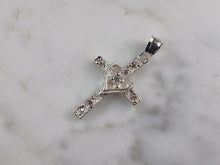 Load image into Gallery viewer, Womens Sterling Silver Religious Cross Pendant Necklace 3.1g E4998
