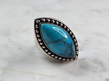 Load image into Gallery viewer, Womens Vintage Estate Sterling Silver Southwestern Turquoise Ring 14.5g E502