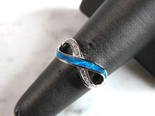 Load image into Gallery viewer, Womens Sterling Silver Modernist Infinity Opal Ring 2.5g E5046