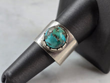 Load image into Gallery viewer, Womens Vintage Estate Sterling Silver Southwestern Turquoise Ring 12.1g E504