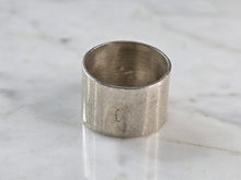 Load image into Gallery viewer, Womens Vintage Estate Sterling Silver Southwestern Turquoise Ring 12.1g E504