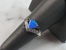 Load image into Gallery viewer, Womens Estate Sterling Silver Modernist Blue Opal Heart Ring 3.1g E5086