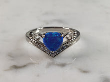 Load image into Gallery viewer, Womens Estate Sterling Silver Modernist Blue Opal Heart Ring 3.1g E5086