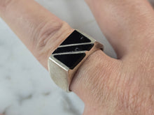 Load image into Gallery viewer, Mens Vintage Estate Sterling Silver Southwestern Onyx Ring 13.2g E508