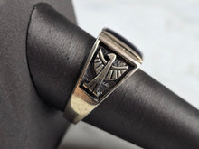 Load image into Gallery viewer, Mens Vintage Estate Sterling Silver Southwestern Thunderbird Onyx Ring 8.8g E509