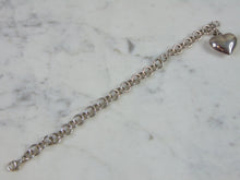 Load image into Gallery viewer, Womens Vintage Estate Sterling Silver Heart Charm Bracelet 21.9g E5123