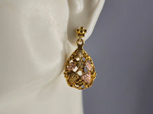 Load image into Gallery viewer, Womens Vintage Estate 10K Mixed Gold Grape Leaf Earrings 4.0g #E5146