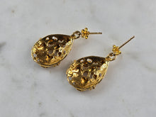 Load image into Gallery viewer, Womens Vintage Estate 10K Mixed Gold Grape Leaf Earrings 4.0g #E5146