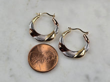 Load image into Gallery viewer, Pr Womens Vintage Estate 10K Mixed Gold Israel Hoop Earrings, 0.7g E5147