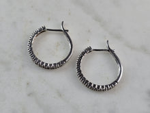 Load image into Gallery viewer, Pr Womens Vintage Estate 10K White Gold Diamond Hoop Earrings 2.8g E5150