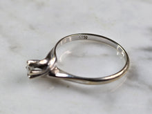 Load image into Gallery viewer, Womens Vintage Estate 18k White Gold Solitaire Diamond Ring 2.2g  E5151