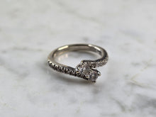 Load image into Gallery viewer, Womens Vintage Estate 14k White Gold Diamond Engagement Bypass Ring 3.2g E5158