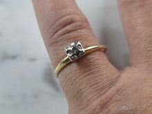 Load image into Gallery viewer, Womens Vintage Estate 14k Gold Diamond Engagement Ring 1.6g E5163