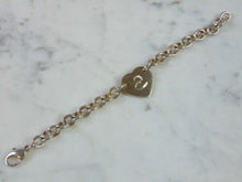 Load image into Gallery viewer, Womens Vintage Estate Sterling Silver Heart Charm Bracelet 17.9g E5180