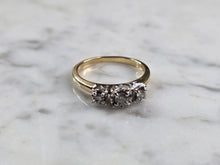 Load image into Gallery viewer, Womens Vintage Estate 10K Yellow Gold Diamond Ring 2.5g E5187