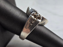 Load image into Gallery viewer, Womens Vintage Estate Heavy Sterling Silver Victorian Cameo Ring 17.7g E5195