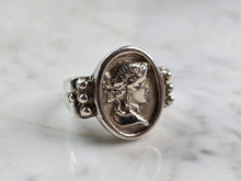 Load image into Gallery viewer, Womens Vintage Estate Heavy Sterling Silver Victorian Cameo Ring 17.7g E5195