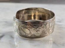 Load image into Gallery viewer, Womens Vintage Estate Sterling Silver Danecraft Floral Cuff Bracelet 18.1g E5199