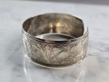 Load image into Gallery viewer, Womens Vintage Estate Sterling Silver Danecraft Floral Cuff Bracelet 18.1g E5199