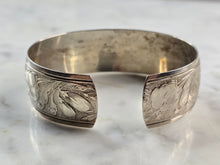 Load image into Gallery viewer, Womens Vintage Estate Sterling Silver Danecraft Floral Cuff Bracelet 18.1g E5199