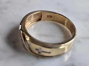Mens Vintage Estate 10K Yellow Gold Religious Diamond Cross Ring 4.1g E5230