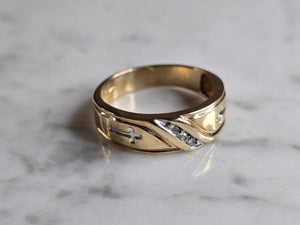 Mens Vintage Estate 10K Yellow Gold Religious Diamond Cross Ring 4.1g E5230