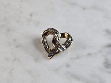 Load image into Gallery viewer, Womens Vintage Estate 10K Yellow Gold Heart Diamond Pendant 1.5g E5310