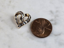Load image into Gallery viewer, Womens Vintage Estate 10K Yellow Gold Heart Diamond Pendant 1.5g E5310