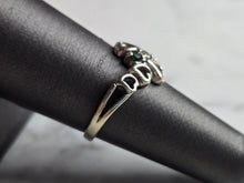 Load image into Gallery viewer, Womens Vintage Estate 10k White Gold Heart Ring 2.8g E5417