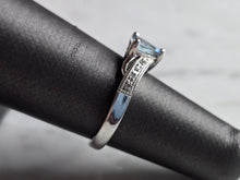 Load image into Gallery viewer, Womens Vintage Estate 10K White Gold Aqua Diamond Ring 2.5g #E5420