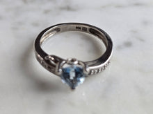 Load image into Gallery viewer, Womens Vintage Estate 10K White Gold Aqua Diamond Ring 2.5g #E5420