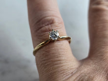 Load image into Gallery viewer, Womens Vintage Estate 14k Gold Diamond Engagement Ring 1.8g E5433