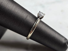Load image into Gallery viewer, Womens Vintage Estate 14k White Gold Diamond Engagement Ring 2.1g #E5504